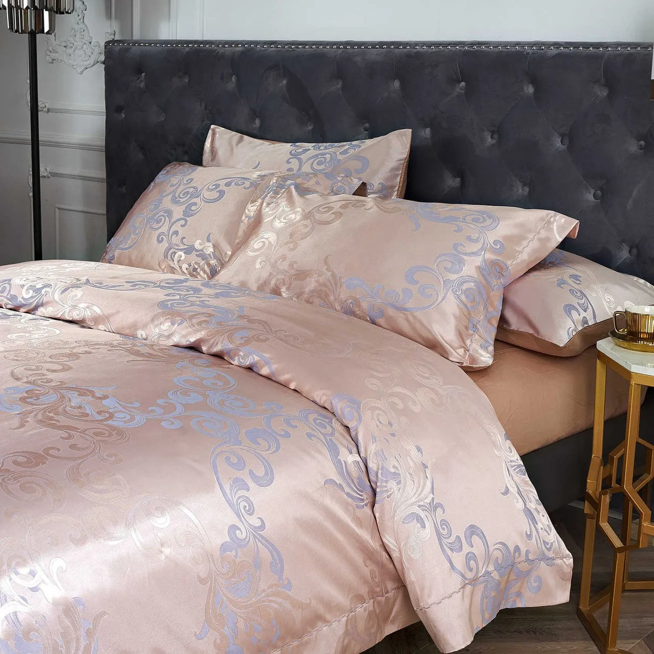 Dolce Mela  6 Pieces Luxury Jacquard Duvet Cover Set - Montpellier