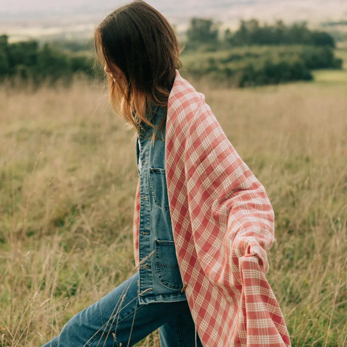 Palaka Lightweight Throw Blanket - Guava