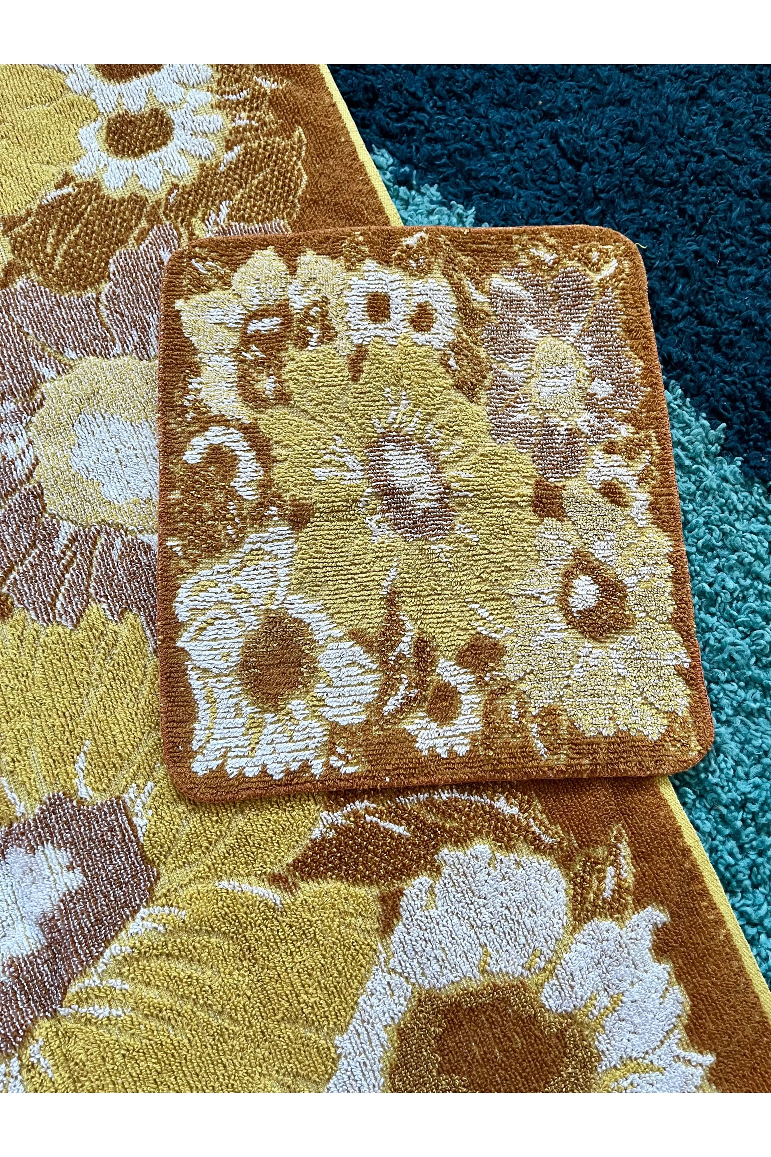 Vintage 70s Sunflower Print Towel Set