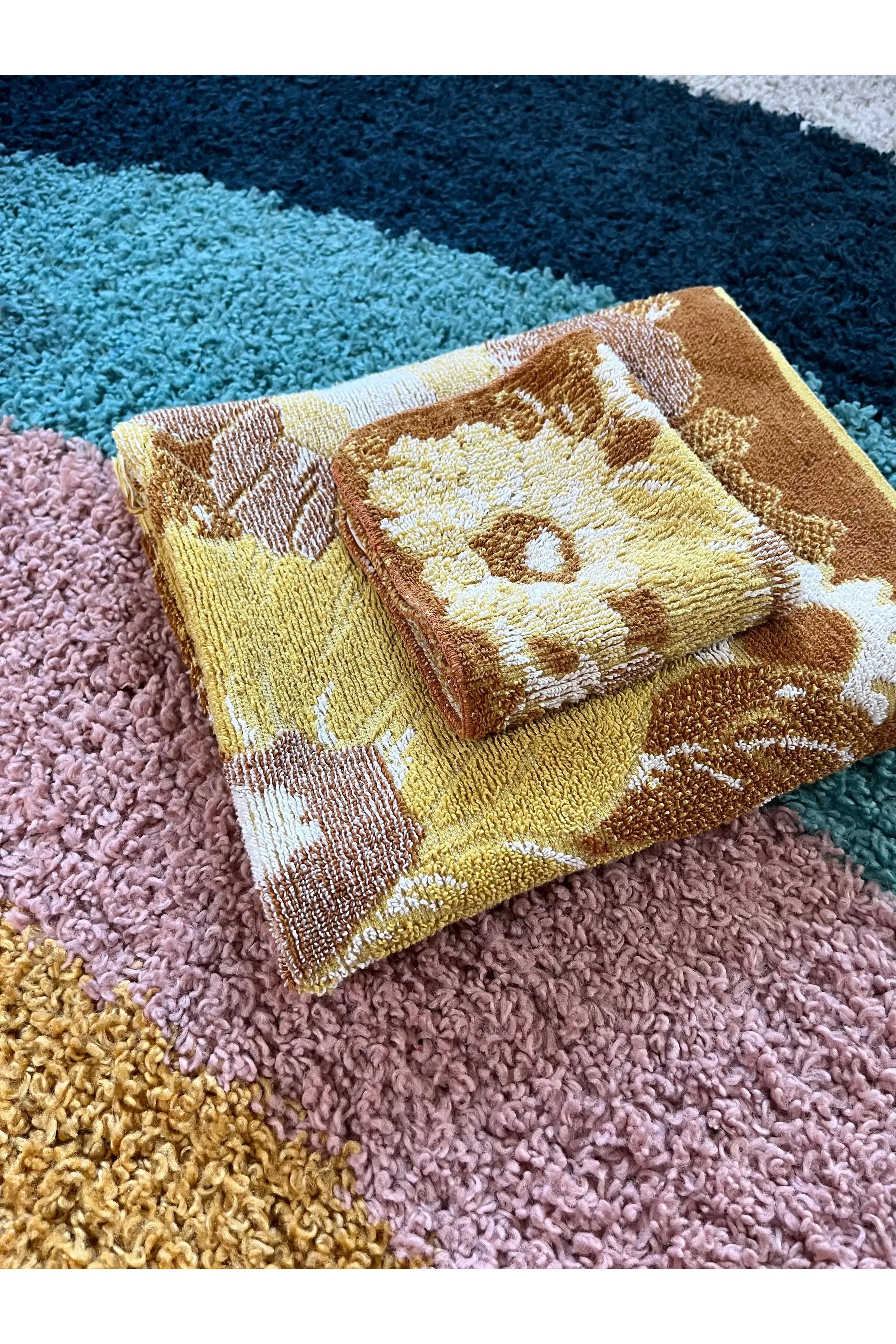 Vintage 70s Sunflower Print Towel Set